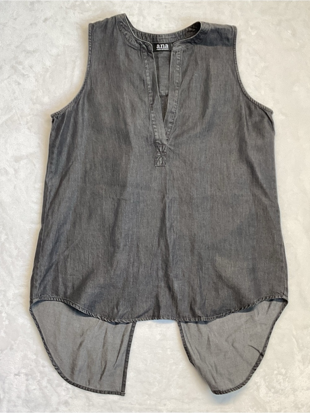 a.n.a Men’s Dark Gray Sleeveless Henley High-Low Tank